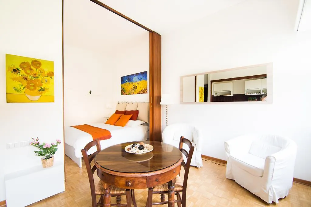 Vincent Apartment Milan